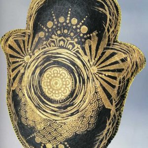 Khamsa ou main de fatma mobile réalisé par Aurellll'Art, artiste plasticienne à La Réunion